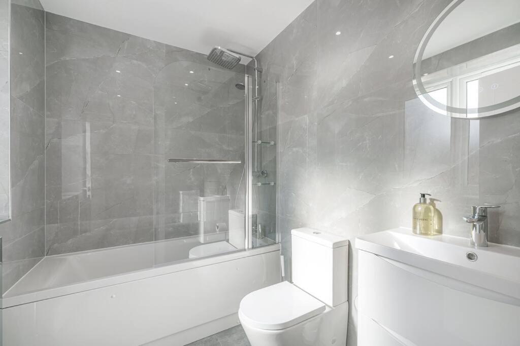 Апартаменты Cosy Tooting Retreat: 2-Bed Gem Лондон Экстерьер фото
