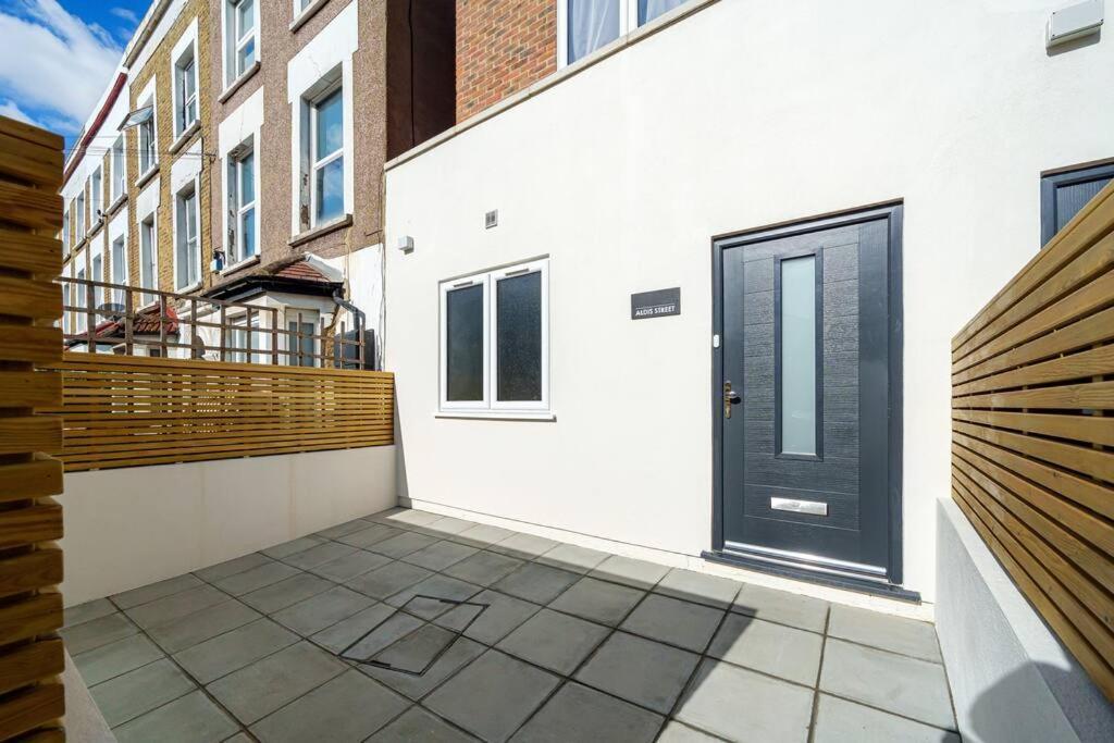 Апартаменты Cosy Tooting Retreat: 2-Bed Gem Лондон Экстерьер фото